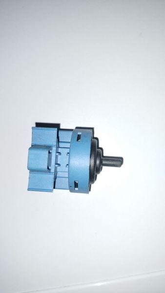 Пресостат (датчик рівня води) Indesit C00289362 PR-0001-0001 фото